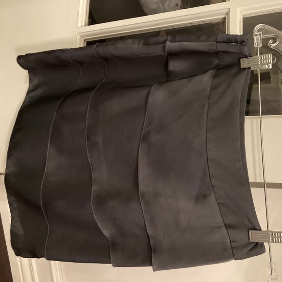 Grey skirt - Picture 2 of 3